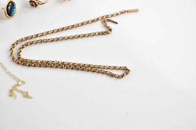 Lot 4 - A small group of 9ct yellow gold and yellow...