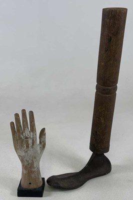 Lot 17 - An early to mid 20th century cobbler's foot...