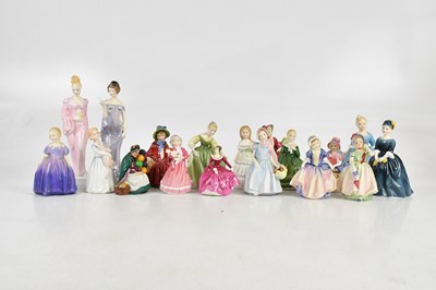 Lot 152 - ROYAL DOULTON; eighteen assorted figures...