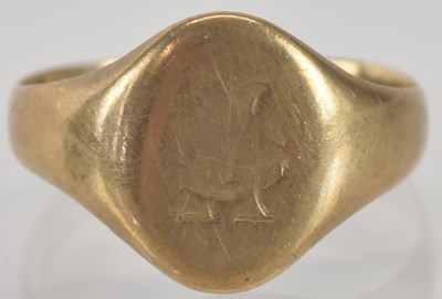 Lot 1358 - A 9ct gold vintage signet ring, the oval table...