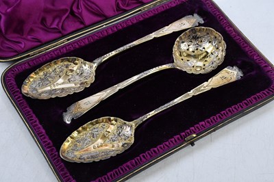 Lot 1166 - A Georgian silver gilt harlequin three piece...