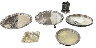 Lot 1021 - A small quantity of silver plate, including a...
