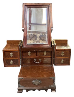Lot 46 - A reproduction South Korean shaving/toiletry...