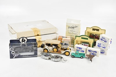 Lot 613 - FRANKLIN MINT; a boxed model Rolls-Royce and a...
