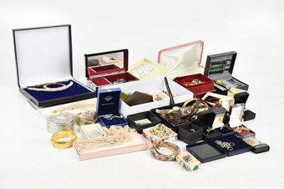 Lot 1628 - A large quantity of assorted costume jewellery...