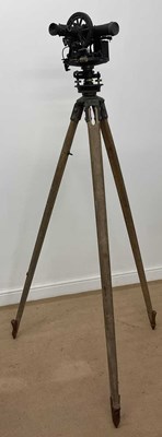 Lot 167 - A WW2 American Tripod and range finder, height...
