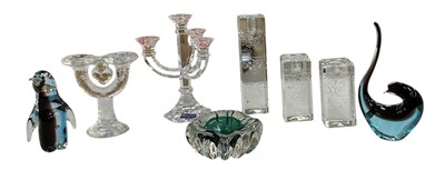 Lot 701 - Eight pieces of assorted named art and crystal...