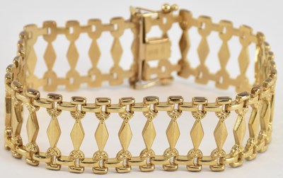 Lot 1591 - A 9ct gold ladder link bracelet with box clasp,...