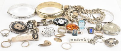 Lot 1058 - A quantity of 925 hallmarked silver and white...