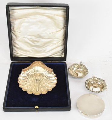 Lot 1082 - WILLIAM HUTTON & CO LTD; a cased George V...