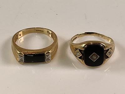 Lot 569 - Two 9ct yellow gold signet rings, both size V,...