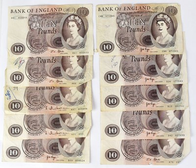 Lot 637 - Ten United Kingdom Bank of England brown £10...