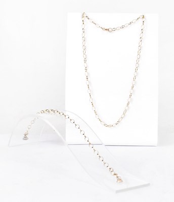 Lot 916 - A 9ct yellow gold fine belcher link necklace,...