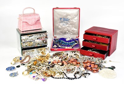 Lot 1146 - A quantity of costume jewellery, to include...