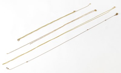 Lot 921 - A 9ct yellow gold curb link bracelet, length...