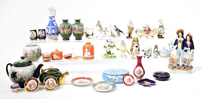 Lot 198 - A quantity of ceramics including a Moorcroft...