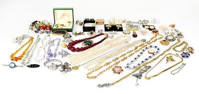 Lot 971 - A quantity of mainly vintage costume jewellery,...
