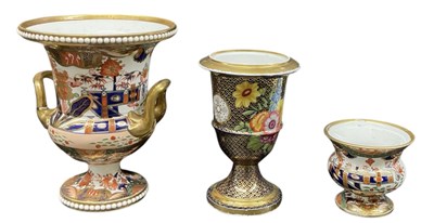 Lot 490 - SPODE; a 9911 pattern floral decorated cobalt...