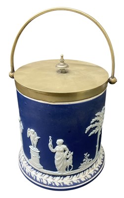 Lot 515 - WEDGWOOD; an early 20th century jasper dip...