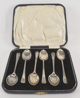 Lot 1111 - LEE & WIGFULL; a cased set of six George VI...
