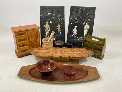 Lot 30 - A collection of of various wooden items, to...