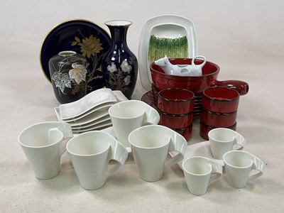Lot 190 - A collection of Continental ceramics, to...
