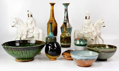 Lot 246a - A selection of Gary Williams studio pottery...