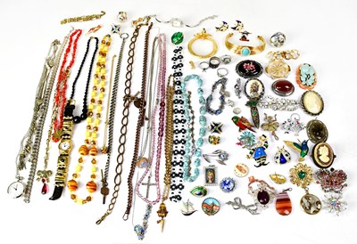 Lot 968 - A quantity of mainly vintage costume jewellery,...