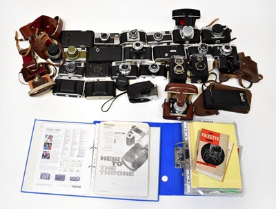 Lot 429 - A quantity of vintage cameras to include a...