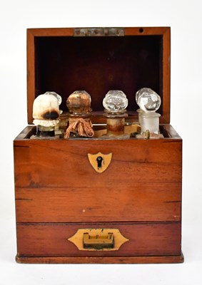 Lot 663 - A late 19th/early 20th century apothecary set...