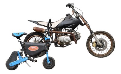 Lot 2071 - A unbranded child's dirt bike, possibly 50cc,...
