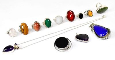Lot 949 - A quantity of 925 silver jewellery set with...