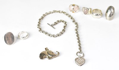 Lot 952 - A group of 925 silver jewellery, comprising a...