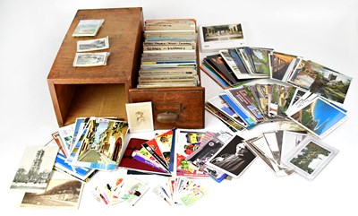 Lot 542 - A quantity of loose early 20th century and...