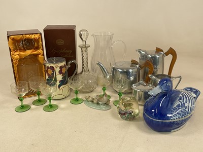 Lot 226 - A quantity of ceramics, glass and metalware,...