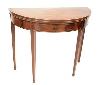 Lot 41 - A George III mahogany crossbanded and...