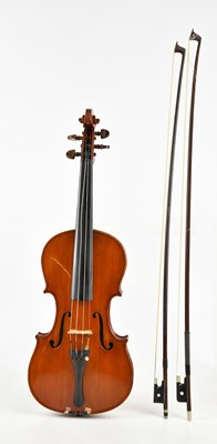 Lot 1032 - A full size violin, unlabelled, with two-piece...
