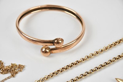 Lot 1 - A 9ct yellow gold bangle, two pairs of yellow...
