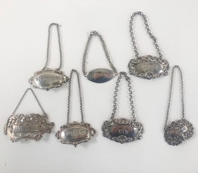 Lot 342 - TAYLOR & PERRY; a William IV hallmarked silver...