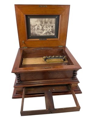 Lot 44 - BREVETÉ; a Victorian walnut double comb...