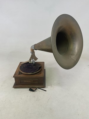 Lot 2 - THORENS; a Swiss horn gramophone, diameter 43,5cm