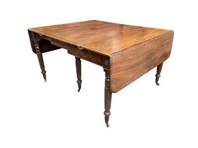 Lot 2085 - A William IV mahogany extending dining table,...