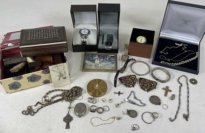 Lot 414 - A quantity of costume jewellery including...