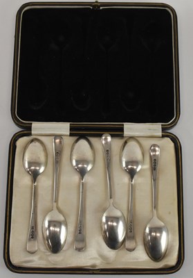 Lot 1108 - VINERS LTD; a cased set of six George V...