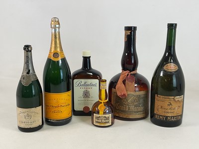 Lot 7 - Six shop display oversized whisky, champagne...
