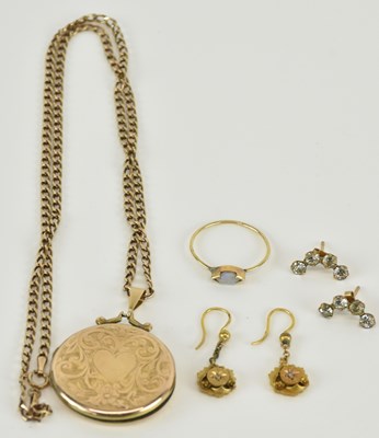 Lot 1140 - Various items of gold and gold coloured metal...