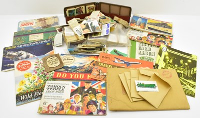 Lot 323 - A large quantity of mixed bundles and loose...