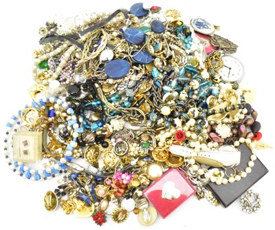 Lot 1349 - A quantity of costume jewellery, including...