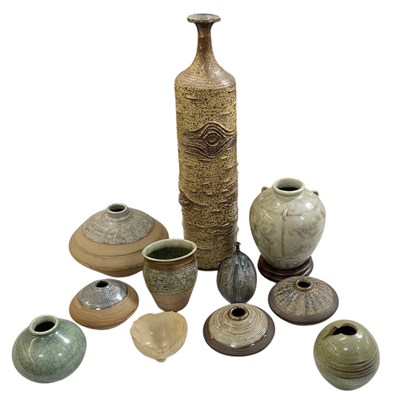Lot 493 - A collection of eleven pieces of studio...