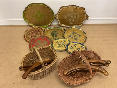 Lot 20 - A small group of collectors' items, comprising...